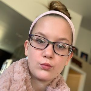 Meet your Posher, Mylee